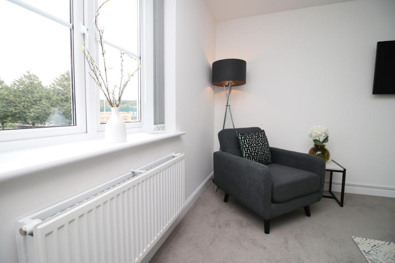 No 43 Stadium Views By Ssw - 2Br, Parking, Sleeps 4, 3Min Walk To Stadium, 10Min Drive To City Centre, Marina And Close To M4 Morriston المظهر الخارجي الصورة