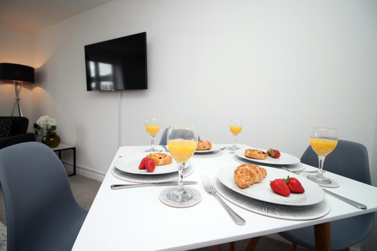 No 43 Stadium Views By Ssw - 2Br, Parking, Sleeps 4, 3Min Walk To Stadium, 10Min Drive To City Centre, Marina And Close To M4 Morriston المظهر الخارجي الصورة