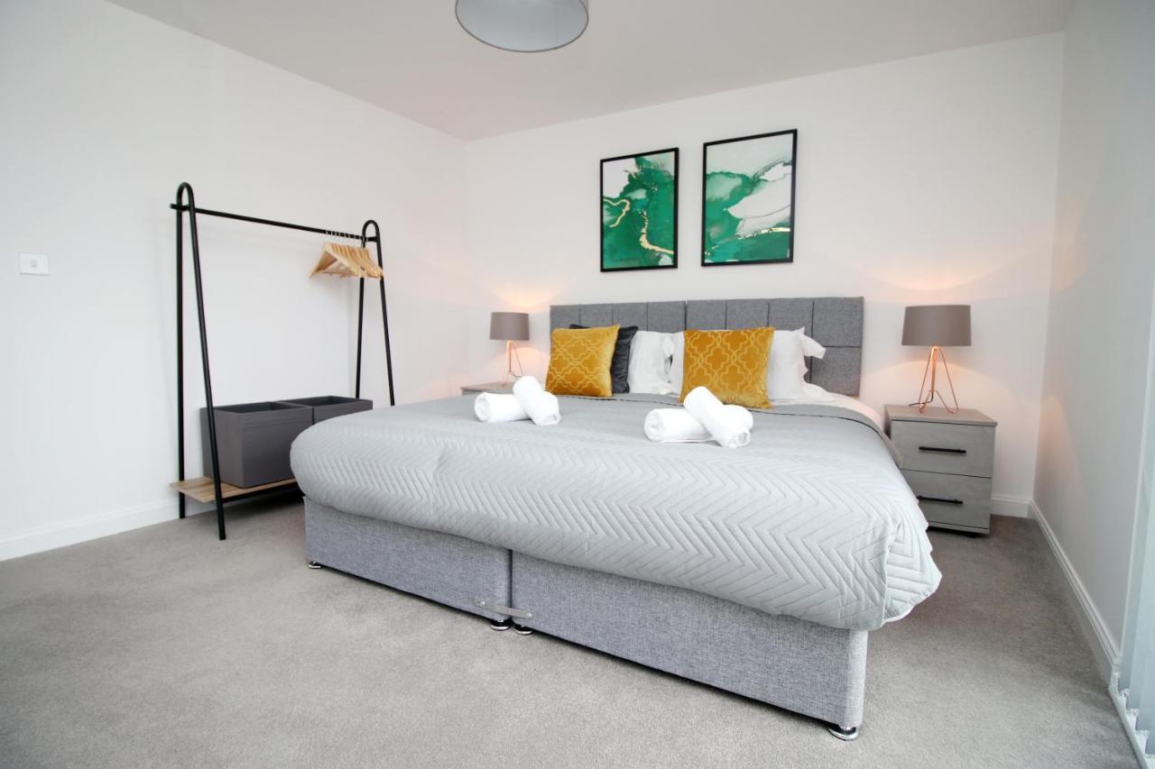 No 43 Stadium Views By Ssw - 2Br, Parking, Sleeps 4, 3Min Walk To Stadium, 10Min Drive To City Centre, Marina And Close To M4 Morriston المظهر الخارجي الصورة