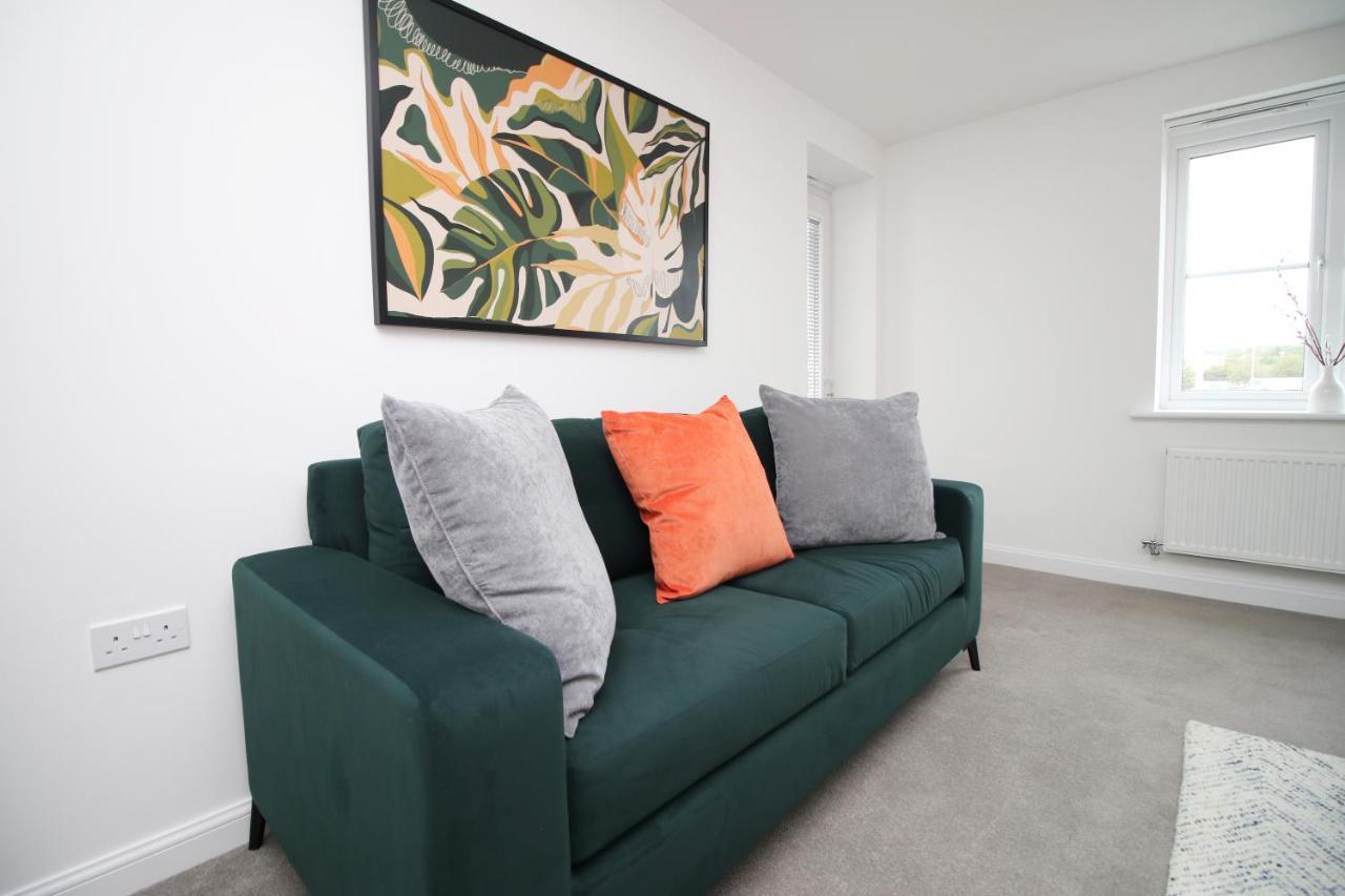No 43 Stadium Views By Ssw - 2Br, Parking, Sleeps 4, 3Min Walk To Stadium, 10Min Drive To City Centre, Marina And Close To M4 Morriston المظهر الخارجي الصورة