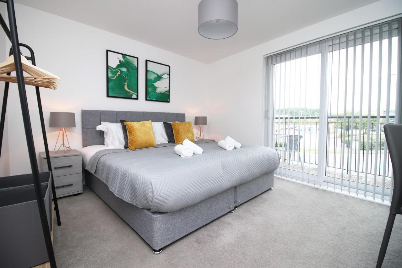 No 43 Stadium Views By Ssw - 2Br, Parking, Sleeps 4, 3Min Walk To Stadium, 10Min Drive To City Centre, Marina And Close To M4 Morriston المظهر الخارجي الصورة